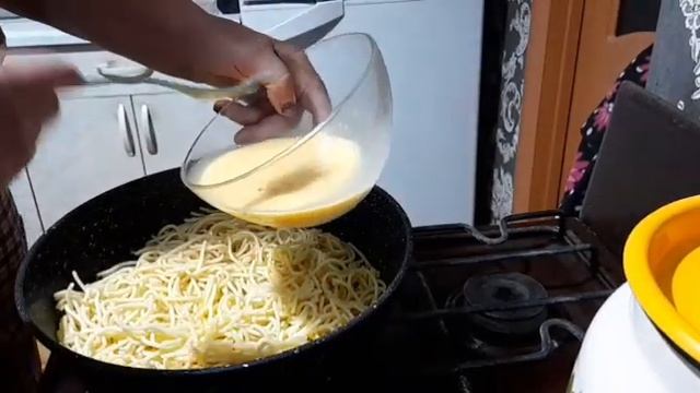 Жизнь простых людей//Вот так и живём, всего по немногу//