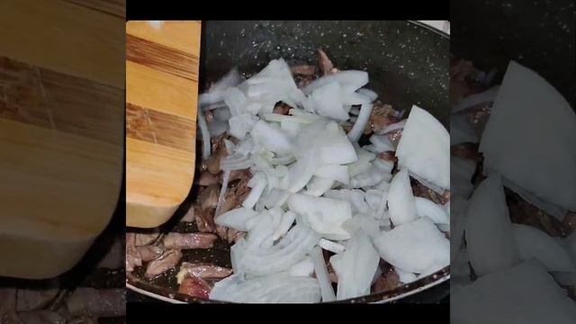 Быстрый и вкусный ужин с субпродуктами. Куриные сердечки хороши в любом виде🔥.