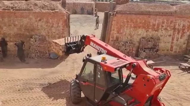 MXT840 Manitou Telehandler  Powerful