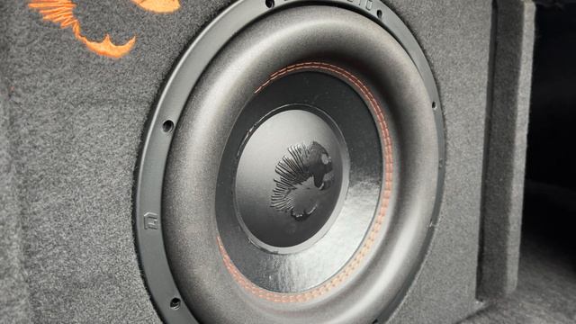 Активный сабвуфер DL Audio Piranha 12A v2
