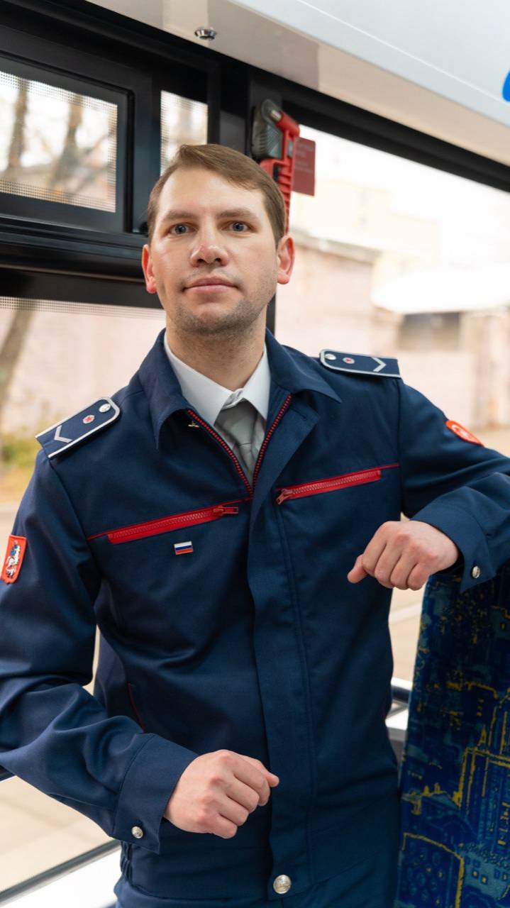 У этого человека есть права на все виды транспорта!