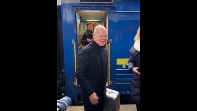 Олух с очередной дозой для просроченного прибыл в нэньку