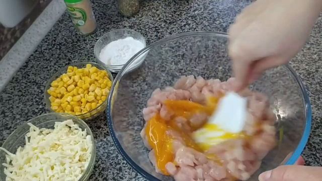 Самі соковиті рублені котлети із курячого філе.