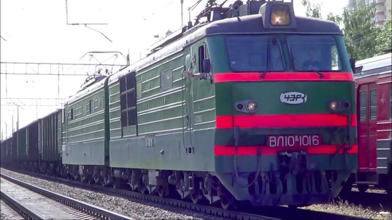 ВЛ10К-1016 с грузовым поездом + приветливый машинист:-)))