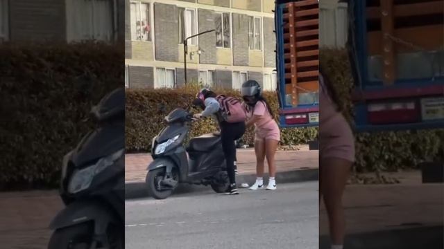 две умницы
