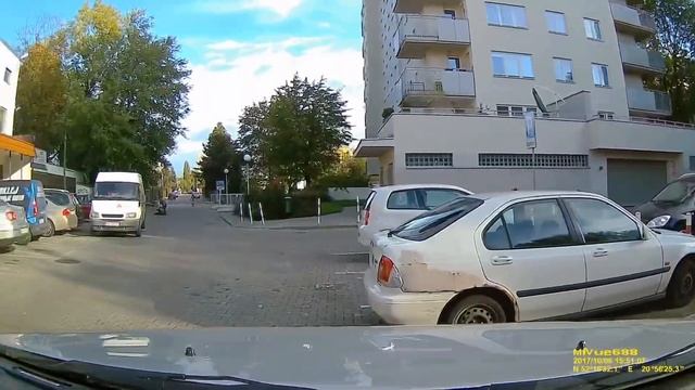 Pobił kuriera bo zostawił mu awizo? Miałby alibi gdyby nie kamerka samochodowa.