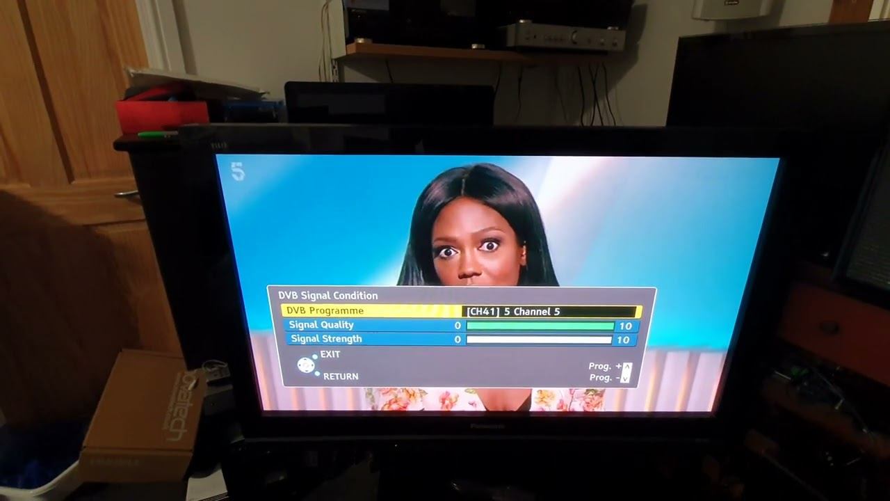 Working Panasonic TH 42PX80 42 Inch VIERA plasma TV 100 Hz widescreen HD ready with Freeview