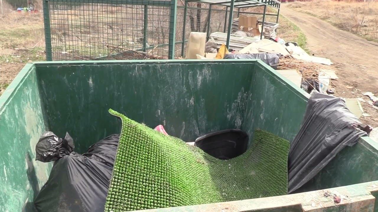На кладбищах Саяногорска  пытаются решать мусорный вопрос
