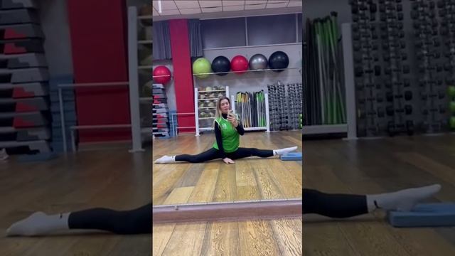 7) Анна Кадеркаева, растяжка