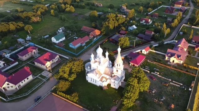 Храм апостолов Петра и Павла в деревне Ветвеник Гдовского района