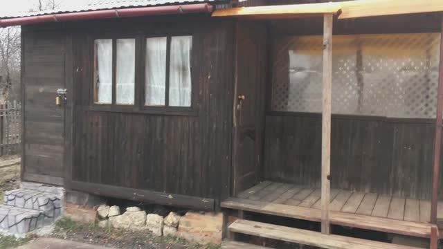 Зима задерживается. Заменили резину на машине.
