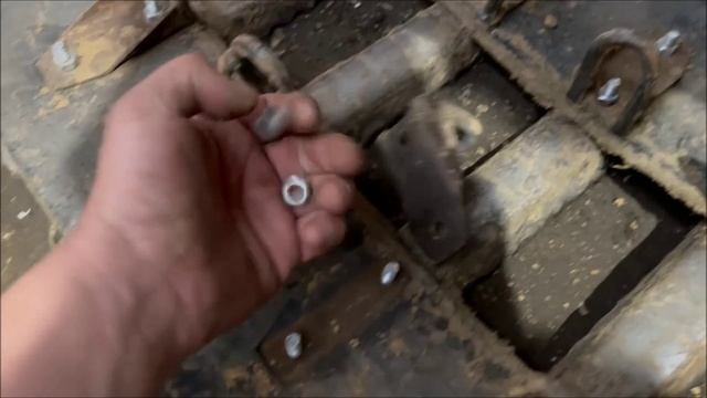 Ремонт гусениц. Ограничители, которые рвут катки!