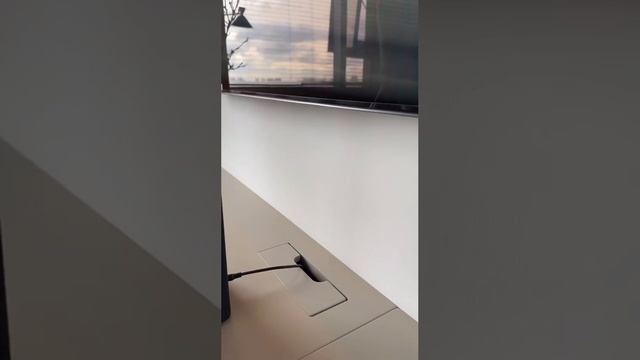 Скрытый люк для проводов