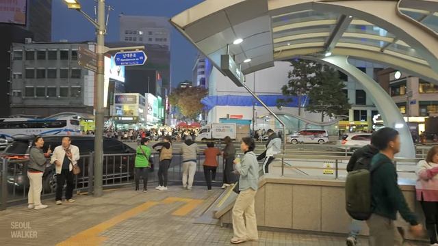 The Christmas season has already begun in Myeongdong Street! ｜ Walking Tour Seoul