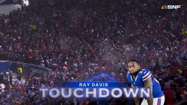 Snowballs go flying in Buffalo as Ray Davis dives past pylon for TD on 'SNF'