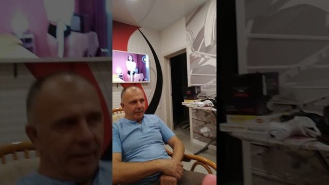 Мы за столом