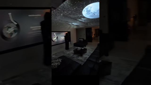 интерактивная гостиная . космический стиль