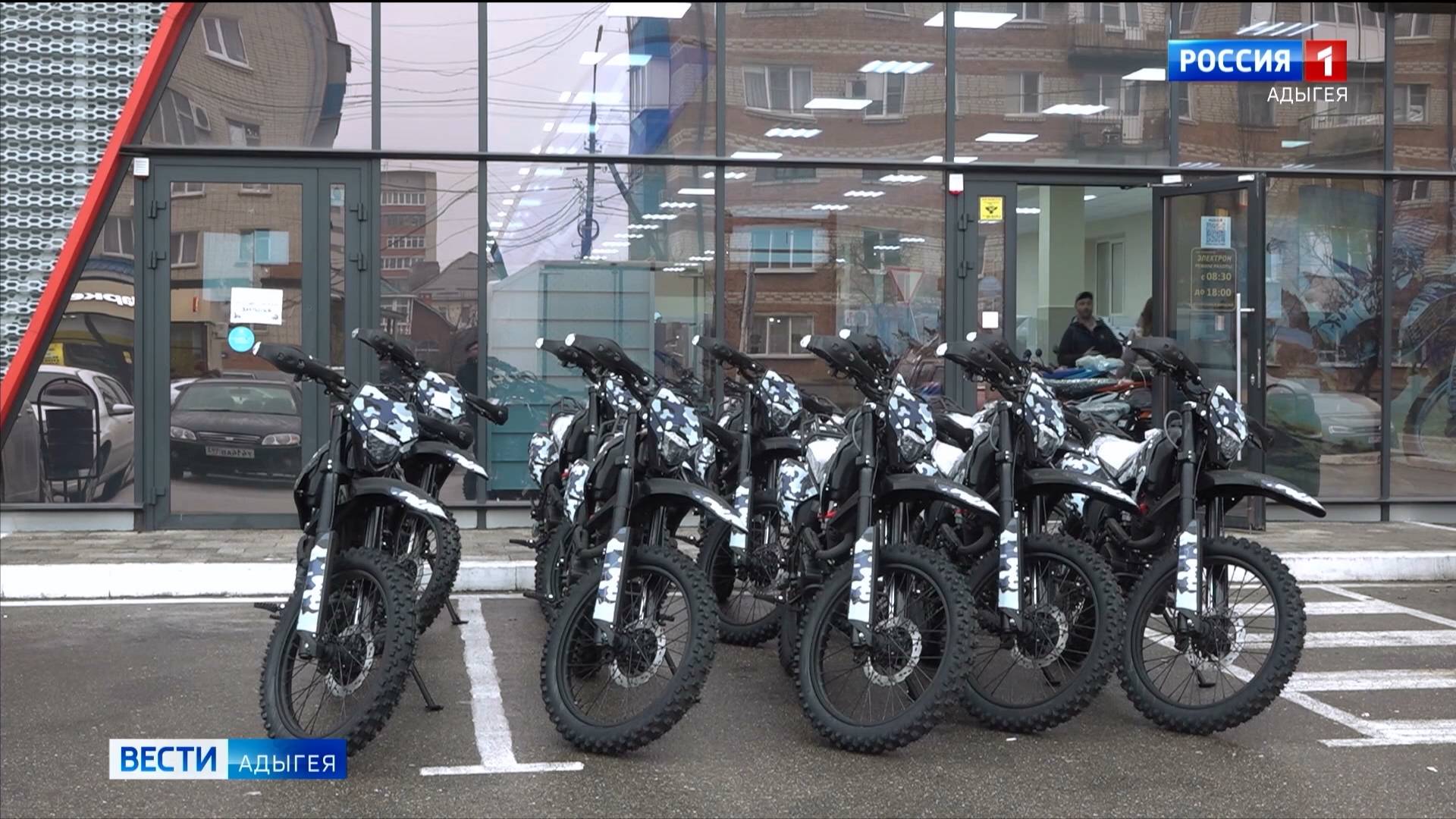 По линии партии "Единая Россия" в зону СВО отправили уже более двух тысяч тонн гуманитарного груза