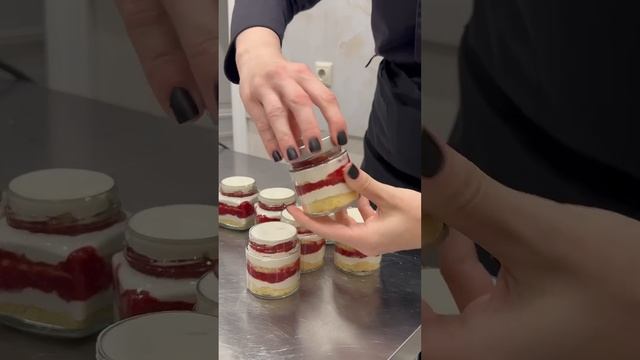 Самые трендовые десерты 🎂 без чиза,ганашей и без крошки ⬇️ #cake #recipe