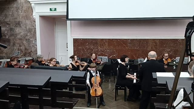 Вивальди Концерт ля- минор.       исп. Калёнов Владимир