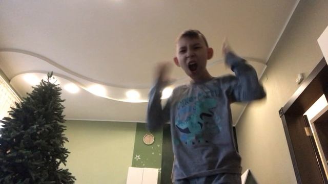 Диван которого нет:( песня в честь МОЕГО УХОДА
