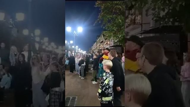 блин песня топ обожаю 🥰 видел их в живую