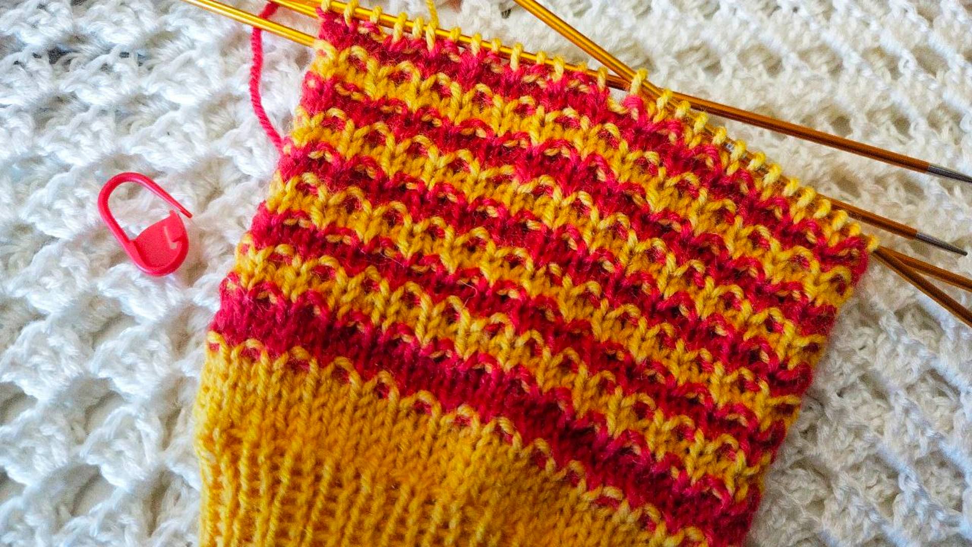 Вяжем Полосатые носочки новым способом.
Узоры для кругового вязания.