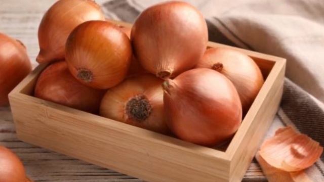 Даже один РЕПЧАТЫЙ ЛУК вызывает НЕОБРАТИМЫЙ процесс в организме!!!!//