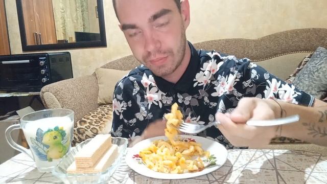 Mukbang🥪 / Макароны🍝 с Колбасой /Вафли🧇 / Молоко🥛