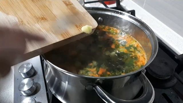 Щавелевый суп с яйцом.