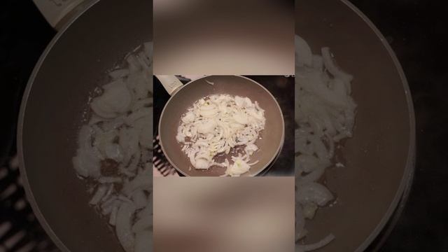 Салат 🥗 «Министерский 🤵♂️» с куриной печенью 🍗.mp4