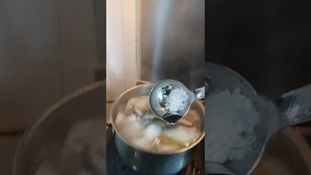 SOUP AYAM, LOBAK PUTIH DAN JAMUR