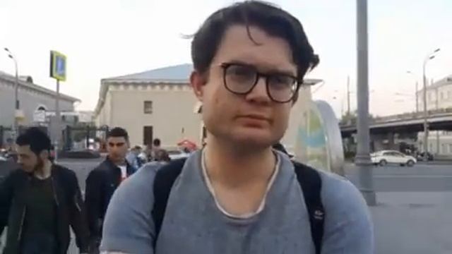 Народ-это власть , богемный художник так не считает...