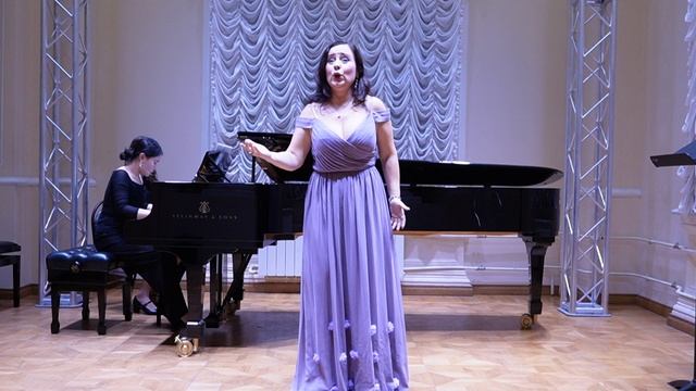 Александра Конева исполняет сцену письма Татьяны из оперы "Евгений Онегин". Фортепиано — Цай Шикунь