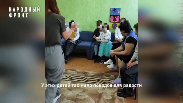 Тяжелобольные дети ЛНР получили подарки из Кирова