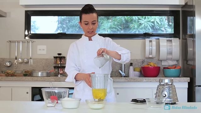 Torta de liquidificador com massa de iogurte