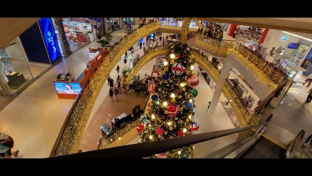 Новогодняя елка в Центре Фестивале.