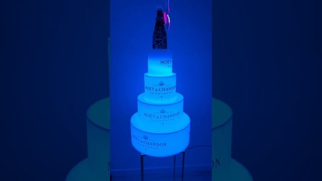 Tarta LED 🎂 Para presentar tus botellas mas VIP 💎