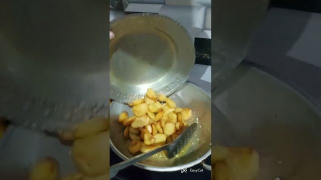 Quince cooking with muttom reciepe #quince #rain #foodblogger #selfcooking @kashirbaradari