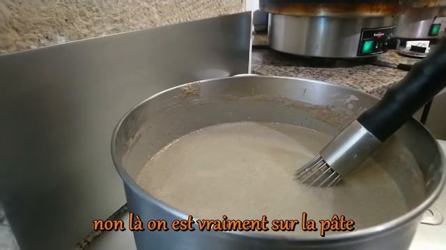 Recette des Galettes par un Maître Crêpier chez Caramel Sarrasin