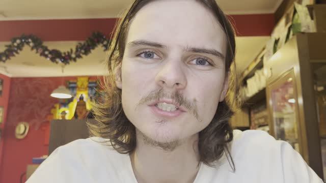 «Жизнь бьет истоками».