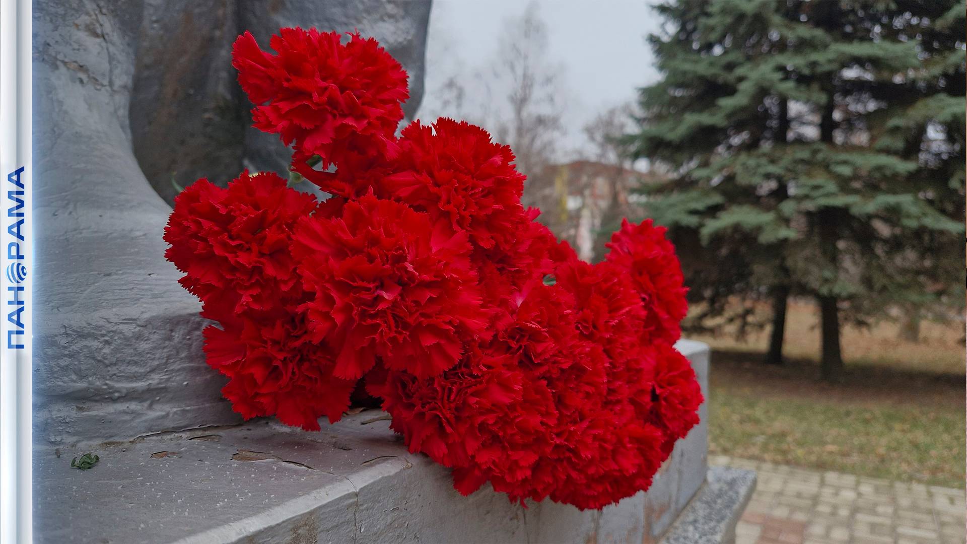 В День Неизвестного солдата в Макеевке возложили цветы в дань памяти памяти о тех, кто не вернулся