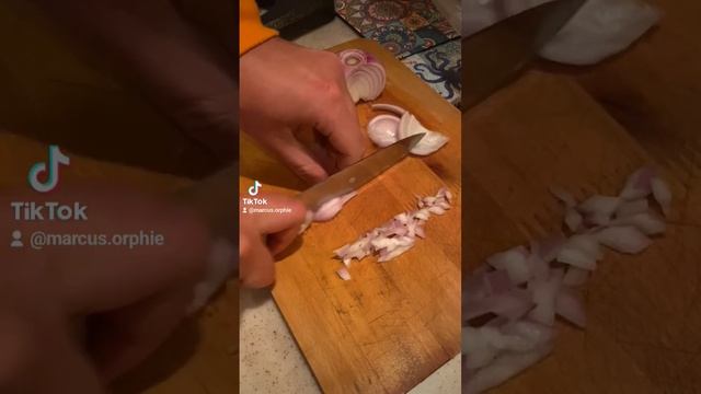 Сливочный суп из сёмги за 5 шагов и 40 минут!