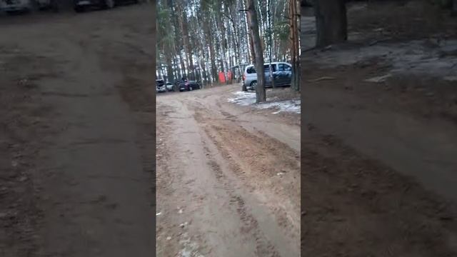 Хороший кемпинг на свежем воздухе на водоеме Карпятник