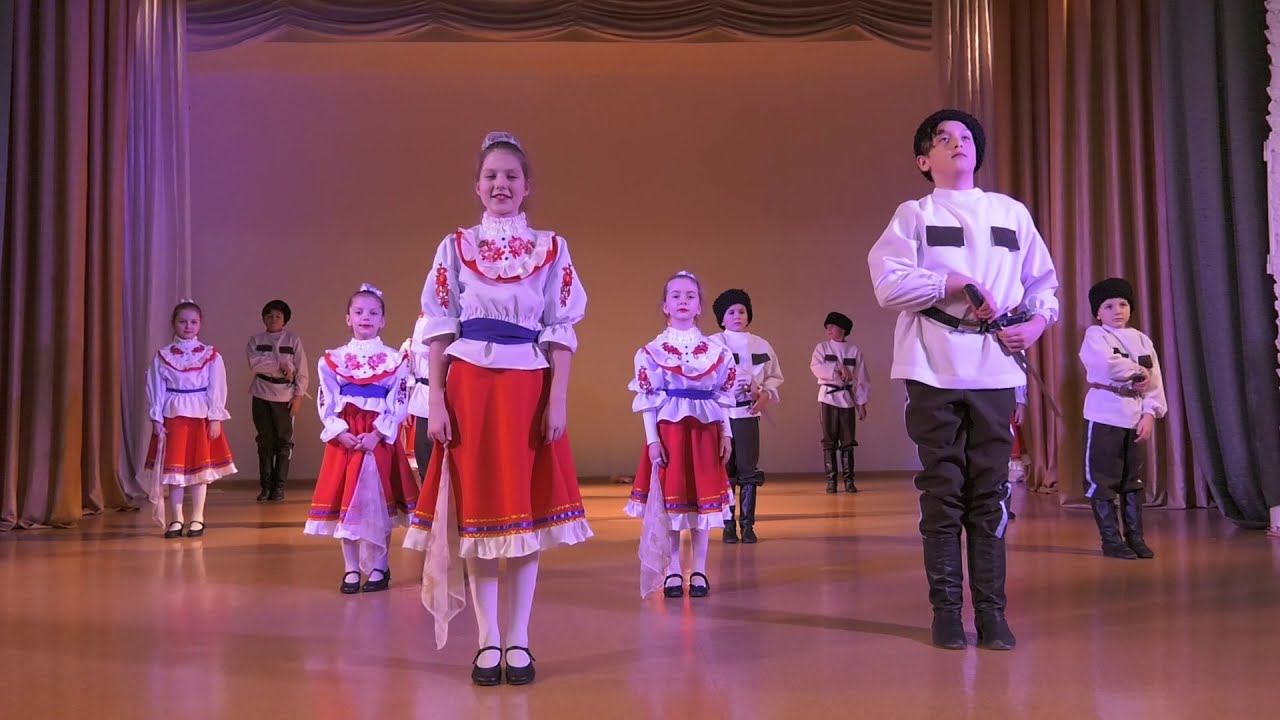 Золотые купола -казачий пляс "За околицей" (хореография)