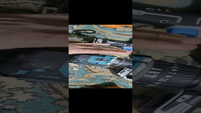 Аккумуляторная система  Deko. Желтеет серые аккумуляторы