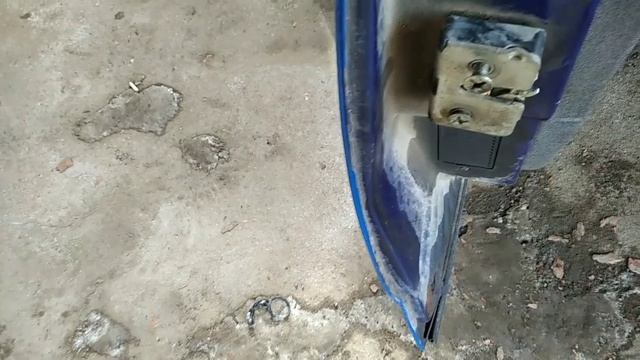 плохо открываются двери на автомобиль, показал как доработать старые замки