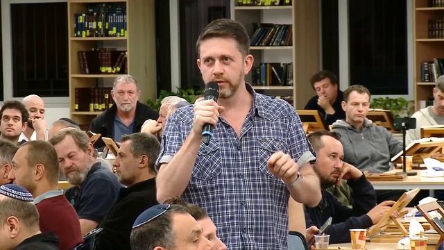 Молиться Творцу, чтобы дал ему свет веры