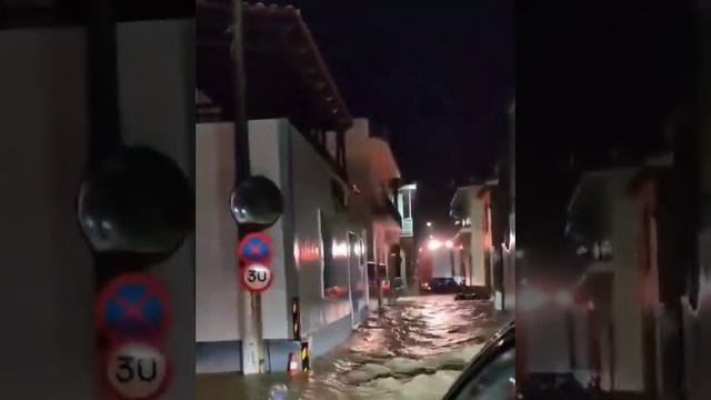 Ужасное наводнение из-за сильных дождей на острове Родос, Греция 🇬🇷 (30.11.2024)