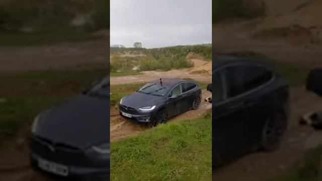 Tesla Model X... на БЕЗДОРОЖЬЕ?! 🤯
